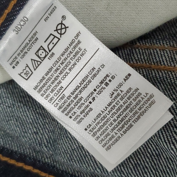 Old Navy 38x30 Mens Jeans Loose slight Baggy Jeans Fairly New Also - Picture 11 of 11